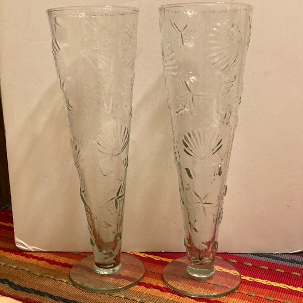 Pair embossed sea shell/starfish tall glasses